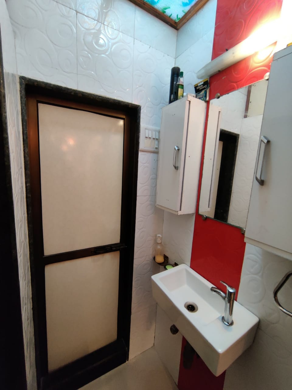 2 BHK Semi Furnished in Aashirwad CHS , Andheri West